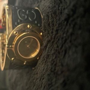 I am selling a Gucci watch for women and the watch is in good condition.